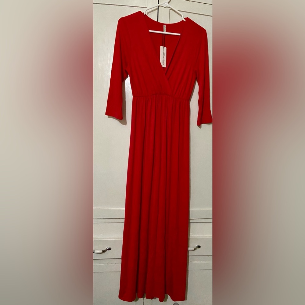 MATERNITY dress Mother Bee Maternity size medium red nwt maxi dress.